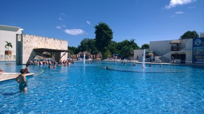 Grand Sirenis Pool