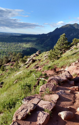 Trail_Running_Down_Sanitas