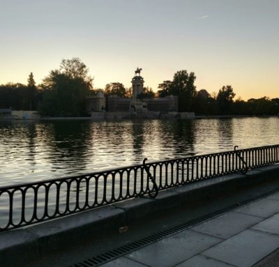 El_Retiro_Pond_at_Sunrise